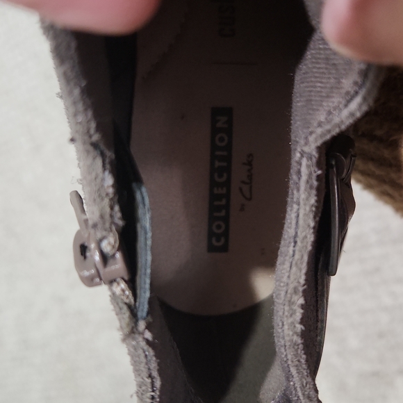 Clarks soft cushion collection booties - Picture 3 of 4